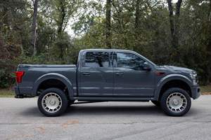 FORD F-150 HARLEY DAVIDSON Edition 4x4 2020 d'occasion en parfait état, 10 100 miles, V8 suralimenté de 5,0 litres, 4 roues motrices, faible kilométrage - Product Image 5