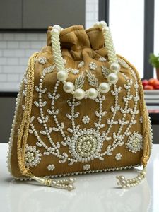 2025 @ Sacs de potli brodés artisanaux pour femmes sur tissu de soie brute avec perles de verre en cristal embellies, travaux de broderie de perles - Product Image 2