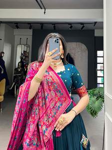 Lehenga en soie pure douce Lehenga à imprimé fantaisie pour demoiselles d'honneur, style pakistanais, mariage indien pakistanais - Product Image 4