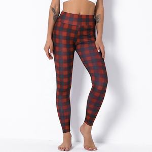 Leggings de Yoga Casuales Transpirables de Cintura Media para Mujer con Estampado Digital Navideño, Tejido de Punto de Poliéster/Algodón - Product Image 1