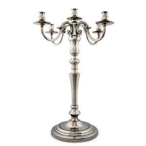 Grand candélabre à 5 bras en métal et verre disponible en grandes tailles pour les mariages et les événements conçus pour rehausser votre décoration intérieure - Product Image 4