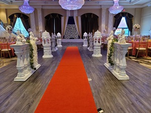 เวทีงานแต่งงานธีมคริสตัลที่ดีที่สุด ดีไซน์เปิดโล่งสวยงาม โดดเด่นด้วยเสาเพชรตกแต่ง งานแต่งงานสไตล์เวอร์จิเนีย - Product Image 3