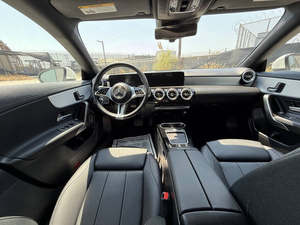 Oferta Original: Mercedes-Benz CLA 250 FWD 2025 Usado, Garantía OEM de 1 Año, Francia - Product Image 3