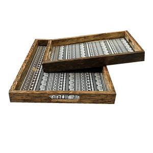 Ensemble de deux plateaux de service en bois fini naturel de forme rectangulaire hôtels restaurants et utilisation de service de cuisine à domicile - Product Image 1