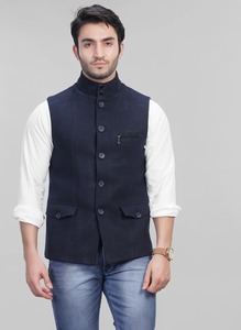 Gilet sans manches bleu marine de qualité supérieure pour homme, coupe ajustée, pour mariage, costume d'affaires et soirée, en vente - Product Image 2