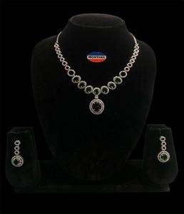 ชุดสร้อยคอและต่างหูเครื่องประดับเจ้าสาวคริสตัลหรูหราอุปกรณ์สำหรับเจ้าสาวสำหรับงานแต่งงานเพื่อนเจ้าสาวและงานแต่งงานสุดหรู - Product Image 3