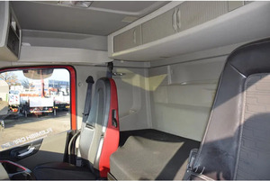 Camion tracteur Volvo FH 460 d'occasion 2016, conduite à gauche, diesel, automatique, Euro 6, pour transport logistique - Product Image 6