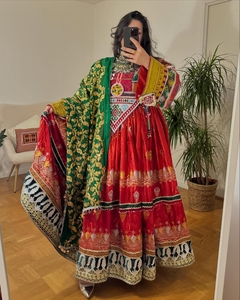 Vestido Tradicional Tribal Afgano Kuchi Hecho a Mano para Mujer, Talla Larga en Varios Colores para la Cultura Pashtún W/S 600 - Product Image 4