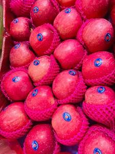 Pommes Fuji en gros, rouge vif, bio, légumes frais, prix compétitif, provenant d'un fournisseur de confiance, à vendre - Product Image 4