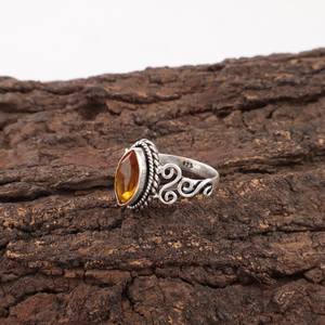 พลอยซิทรินทรงมาร์ควิส 1.40 กะรัต เงินแท้ 925 ทำมือ ชุบออกซิไดซ์ เครื่องประดับประจำเดือนพฤศจิกายน ของขวัญสุดหรู - Product Image 4