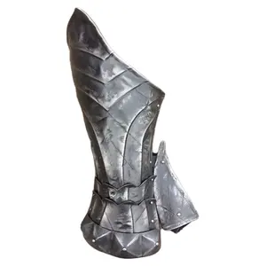 Coppia di bracciali con armatura cosplay cavaliere donna in metallo
