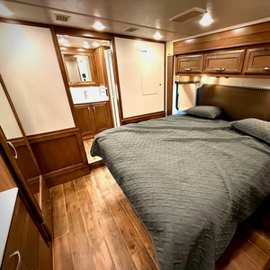 PROVEEDOR DE Autocaravana diésel usada Jayco Embarcada Clase A 39 BH del año 2022 - Product Image 6