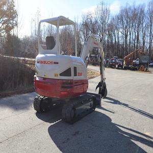 Mini-excavatrice Takeuchi avec boîte de vitesses moteur disponible à la vente au prix de gros - Product Image 4