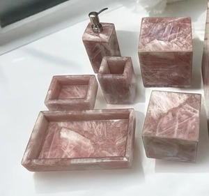 Ensemble de salle de bain en résine chic écologique par Crescent Crafts Accessoires carrés élégants, durables et fonctionnels - Product Image 2