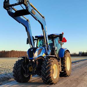 Tractores New Holland disponibles en grandes cantidades para concesionarios con gran rendimiento y fácil mantenimiento. - Product Image 1