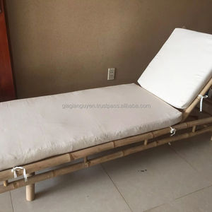 เตียงอาบแดดไม้ไผ่พร้อมเบาะดีไซน์แบบดั้งเดิมทนทานและเป็นมิตรกับสิ่งแวดล้อมสำหรับใช้กลางแจ้งในโรงแรมวิลล่าสวนรีสอร์ทและสระว่ายน้ำ - Product Image 1