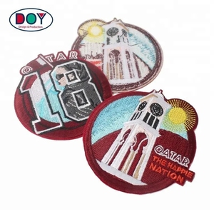 Badges brodés personnalisés en gros avec bordure Merrow patchs de broderie de logo personnalisés pour les décorations de chapeau - Product Image 4
