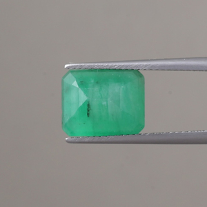 มรกตธรรมชาติขายส่ง รับรองโดย IGI น้ำหนัก 5.21 กะรัต ทรงมรกต 12x9 มม. สีเขียวพรีเมียม แสงสว่าง รับรองโดยผู้ตรวจสอบบุคคลที่สาม - Product Image 3