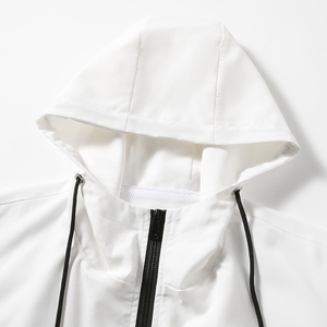 2025 personnalisé léger hommes imperméable à capuche veste de pluie coquille souple manteau d'extérieur avec fermeture éclair High Street Style - Product Image 4