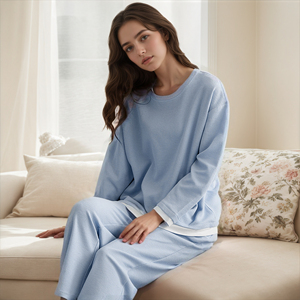 Ensemble de pyjamas de vêtements de nuit de luxe pour femmes 100% coton Texture gaufrée personnalisable à manches longues solide doux cordon de serrage printemps avant - Product Image 4