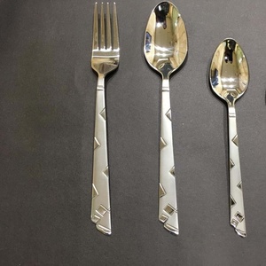 Juego de Cubiertos de Acero Inoxidable Económico para el Regreso a Clases, Ecológico, Estilo Vintage, Cuchara y Tenedor Plateados Pulidos, Alta Demanda - Product Image 1