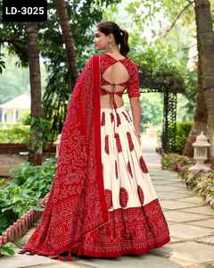 Ropa étnica india Tussar Silk con estampado de Bandhej Lehenga Choli con estampado de Bandhej con borde de encaje Gotta Patti Fancy Dupatta - Product Image 4