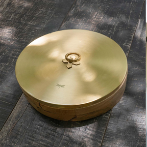 Boîte à roti en bois imprimé noir et marron avec pince en forme de boîte à chapati de forme ronde de haute qualité avec couvercle détachable - Product Image 2