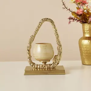 Portavelas de alambre metálico dorado Target World para velas votivas, hecho a mano para Navidad - Product Image 2