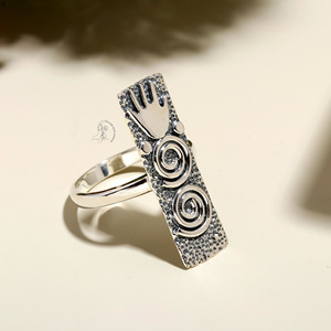 Vente en gros de bague en argent sterling 925 avec personnalité européenne américaine ouverture vintage ancienne pierre Hamsa pour femme - Product Image 2