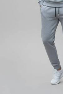 ชุดวอร์มลำลองแบบมีฮู้ดสำหรับฤดูหนาวปี 2026 ผลิตจากโพลีเอสเตอร์/คอตตอน พร้อมลายปักพิมพ์ ดีไซน์ 2 in 1 น้ำหนักมาก เป็นมิตรกับสิ่งแวดล้อม - Product Image 5