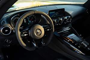 AMG GT Stealth Edition 2021, inspecté, environ 8 100 milles, V8 biturbo de 523 ch, très bien équipé, revêtement extérieur jaune - Product Image 3