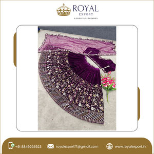 Venta caliente señoras étnicas Lehenga Choli con Dupatta elegante pesado terciopelo viscosa ropa de boda bordado trabajo estilo indio - Product Image 6