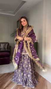 Qualité d'exportation indienne belle robe pur sergé or Net Kurti Pant & Dupatta avec broderie lourde 5 mm séquence travail à vendre - Product Image 2