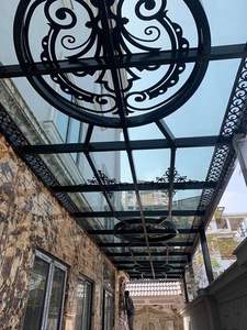 Auvent de pergola en fer forgé et en verre de style moderne, conçu sur mesure, de haute qualité, pour l'entrée de villa en plein air, portes d'entrée - Product Image 3