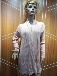 เสื้อสเวตเตอร์ถักคาร์ดิแกนสำหรับผู้หญิงขนาดใหญ่เสื้อสเวตเตอร์คอวีแบบลำลองมีกระดุมตกแต่งด้านหน้าสีทึบเปิดทำจากบังคลาเทศ - Product Image 5