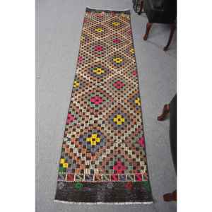 Alfombra turca Kilim de 2.4x9 pies, alfombra vintage, alfombra de lana con diseño de plantas y árboles marrones - Product Image 1