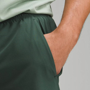 Short en maille athlétique de gymnastique de course à pied personnalisé pour hommes Short de gymnastique en nylon et spandex léger et extensible à séchage rapide de qualité supérieure de 5 pouces - Product Image 2