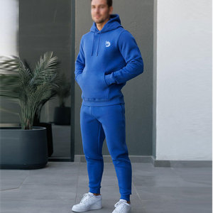 Survêtement de sport d'hiver de haute qualité, prix de gros, fabriqué au Pakistan, idéal pour la vente en gros. - Product Image 2