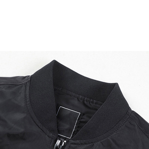 แจ็คเก็ตบอมเบอร์กีฬาผู้ชายสั่งทำตามเทรนด์ขายส่ง MOQ ต่ำ ผ้าฝ้าย 100% คอตั้ง โลโก้ด้านหน้า คุณภาพสูง ระบายอากาศได้ดี สำหรับฤดูหนาว - Product Image 5