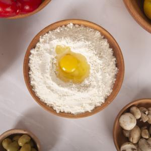 Bol de service en bois de hêtre de qualité supérieure de 20 cm - Bol à salade et à pâtes en bois naturel durable - Product Image 2