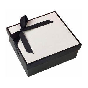 Boîte cadeau carrée rigide en papier écologique avec logo personnalisé, impression quadricolore, couvercle et ruban, pour bijoux et cadeaux - Product Image 1
