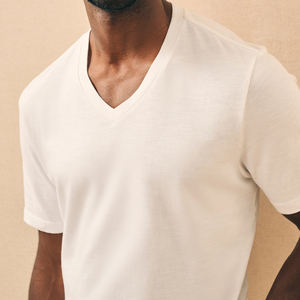 T-shirt à col en V pour homme, t-shirt en coton biologique pour homme, t-shirts ajustés durables pour homme, t-shirts biologiques d'été, t-shirt en gros - Product Image 6