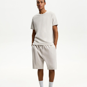 Short de survêtement en coton épais pour hommes, short de gym pour hommes, taille moyenne avec logo personnalisé, couleur unie, avec cordon de serrage, vente en gros - Product Image 6