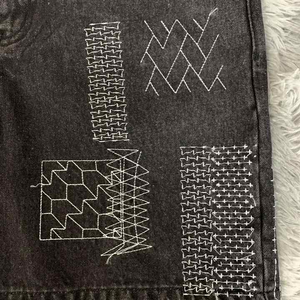 Shorts en jean brodés unisexes personnalisables Stitchmode, de haute qualité, style vintage, coupe droite, pour l'été et le streetwear - Product Image 4