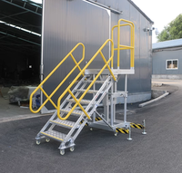 Plateformes de travail multifonctionnelles industrielles modernes avec escaliers, roues, échelle en aluminium, design pliable, capacité de charge de 300 kg