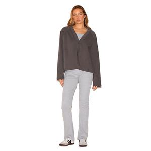 À la mode femmes bouton avant sweat Style décontracté doux coton polaire femmes à manches longues sweat avec impression de logo personnalisé - Product Image 3