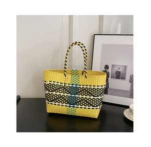 Fournisseur en gros de sacs de mode tissés PP à la mode pour les achats quotidiens et les voyages - Product Image 1