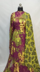 Ensemble Dashiki à manches longues en tissu respirant, brodé et gaufré de fleurs parfumées violettes, original Maqbal Dirac, pour l'été et le printemps - Product Image 4