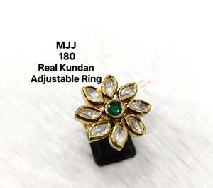 Anillo Royal Kundan con acabado antiguo Certificado IGi para funciones de boda y ocasiones de fiesta Exportaciones desde India - Product Image 2