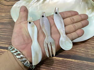 Cuillère en nacre pour le caviar, les condiments et les repas fins, disponible en vrac - Product Image 4